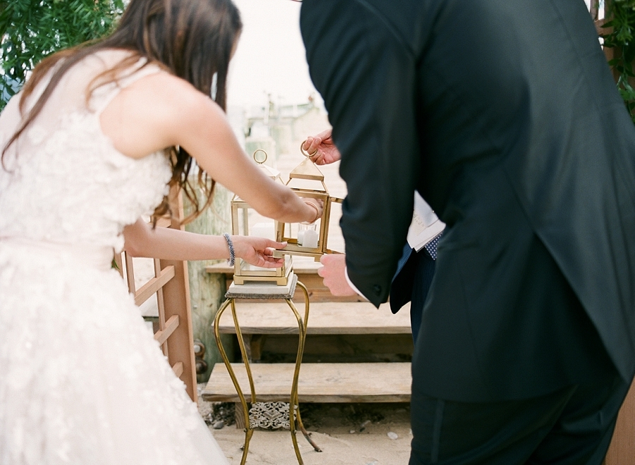 Seaside Wedding With "American Summer" Vibes 586a9db99b6f5900x - Seaside Wedding With "American Summer" Vibes