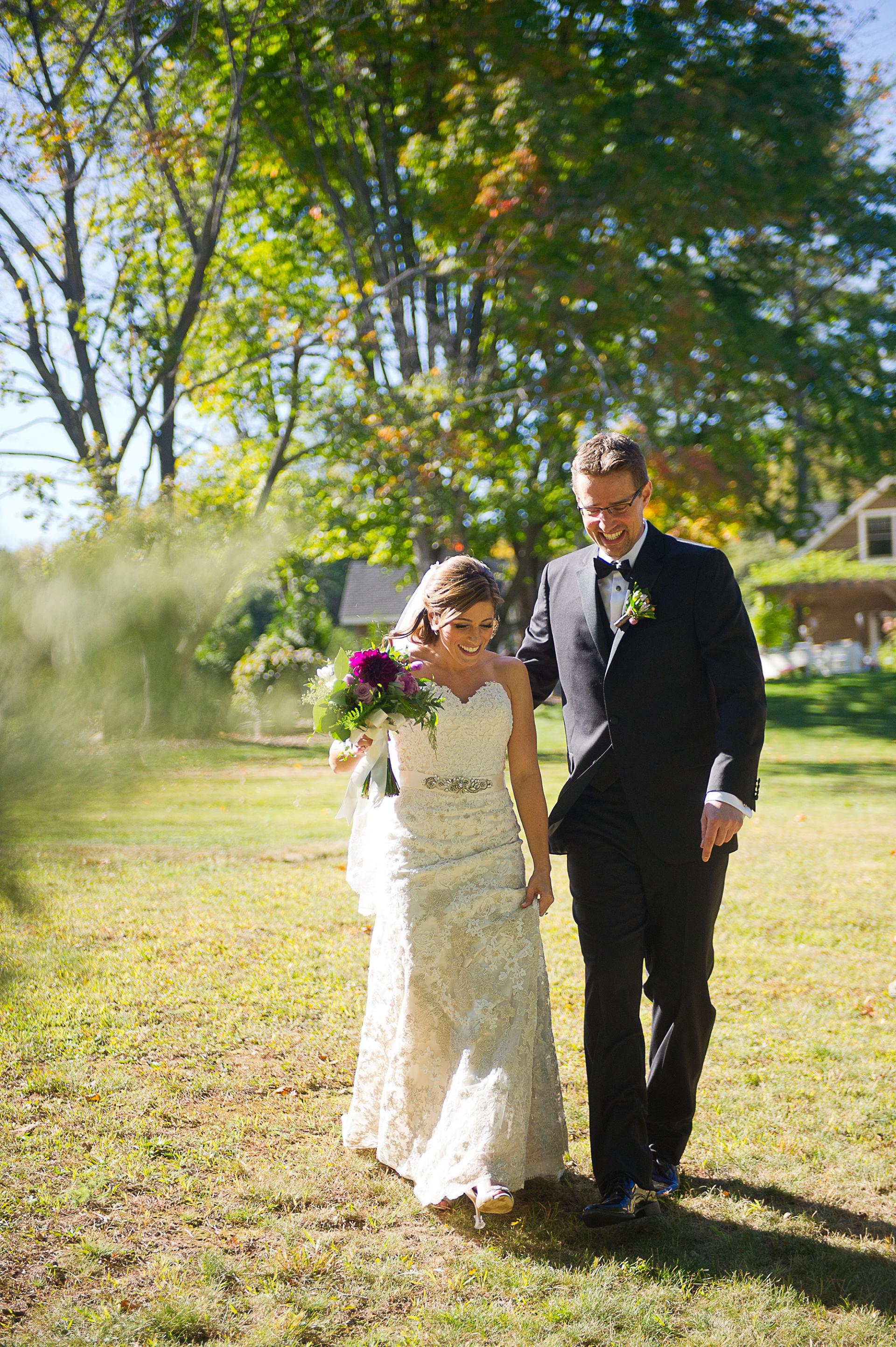 1116498 - Hudson Valley Wedding Video: A Beautiful Backyard Fête