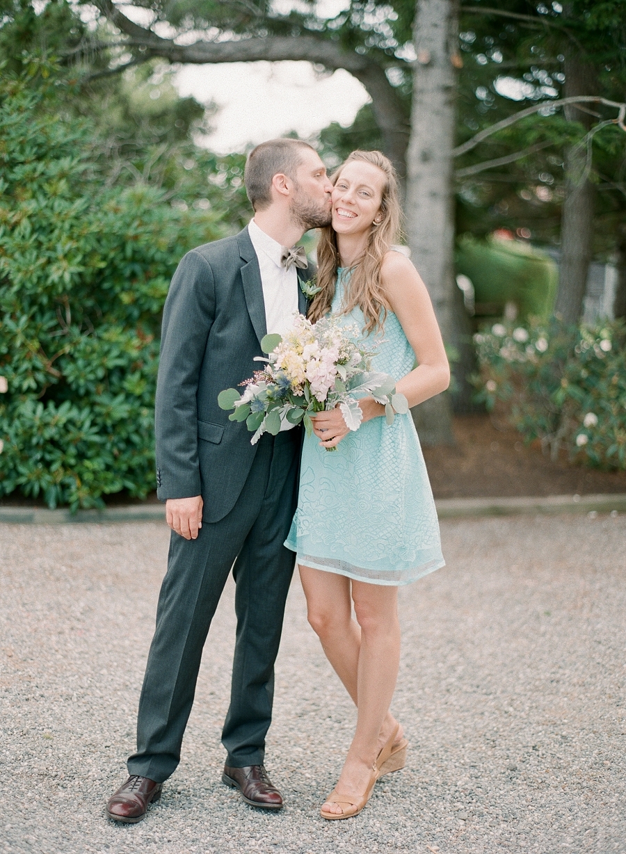 586a9d868eb6d900x - Seaside Wedding With "American Summer" Vibes