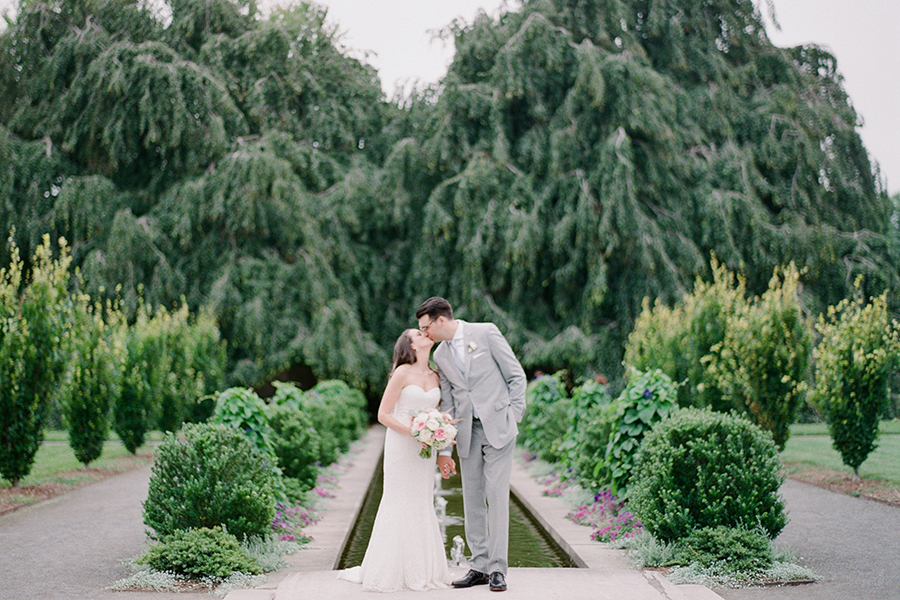5885597366931900x - These Bridal Portraits will Have You Craving a Garden Wedding