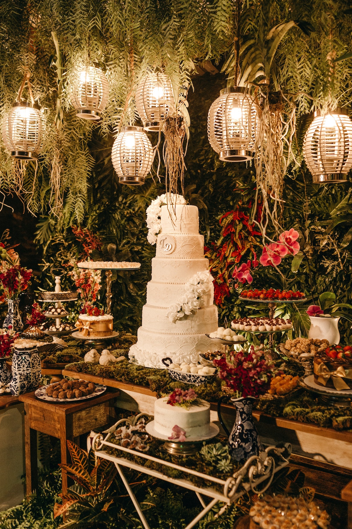 tropical wedding cake - Traditional Beach and Tropical Wedding Cakes